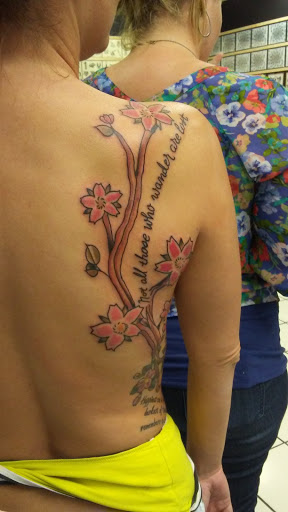 Tattoo Shop «One Love Tattoos», reviews and photos, 903 N Austin Ave, Georgetown, TX 78626, USA