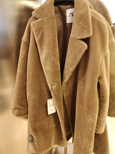 Stores to buy women's camel coats Athens