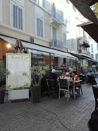 Atmosphère du Restaurant Le Pigalle à Orange - n°11