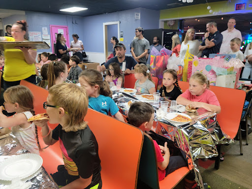 Sporting Goods Store «Hyde Park Roller Magic», reviews and photos, 4178 Albany Post Rd, Hyde Park, NY 12538, USA