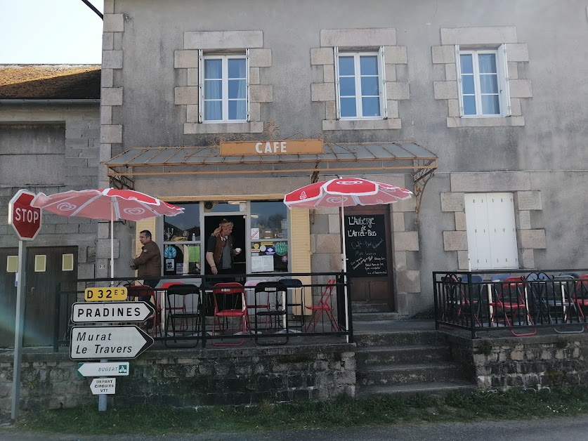 L'Auberge de l'Arrêt-Bus à Gourdon-Murat