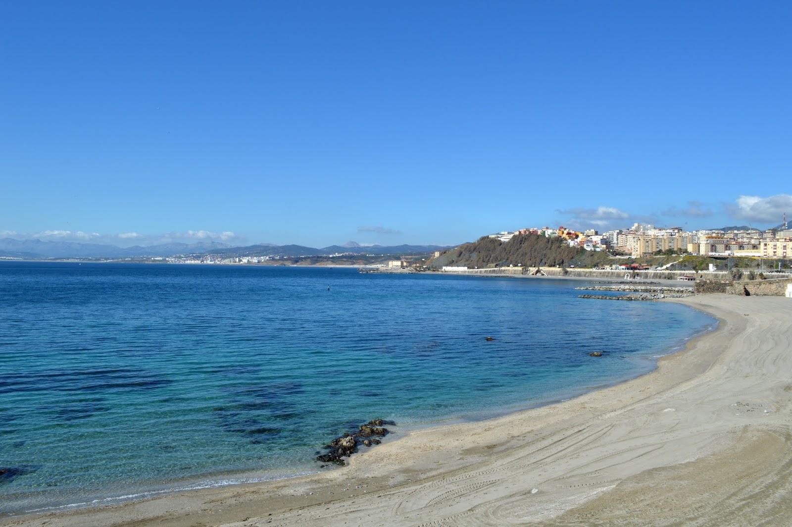 Foto von Playa de la Ribera mit sehr sauber Sauberkeitsgrad