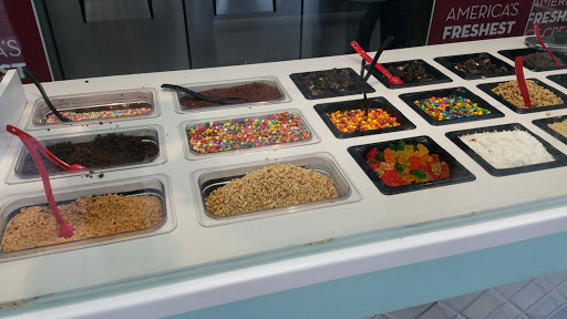 Ice Cream Shop «Carvel», reviews and photos, 216 E Main St, East Islip, NY 11730, USA