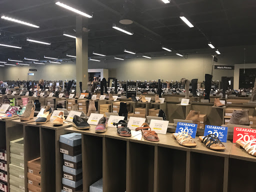 Shoe Store «DSW Designer Shoe Warehouse», reviews and photos, 180 Colony Pl, Plymouth, MA 02360, USA