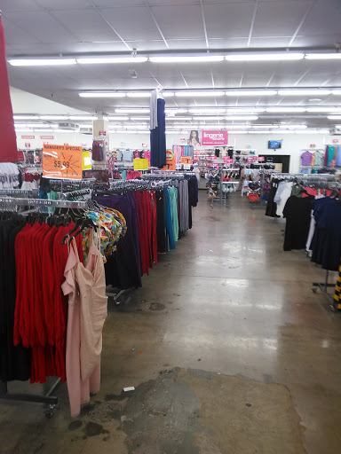 Discount Store «Fallas Paredes Discount Stores», reviews and photos, 26 E Baseline Rd #110, Phoenix, AZ 85040, USA