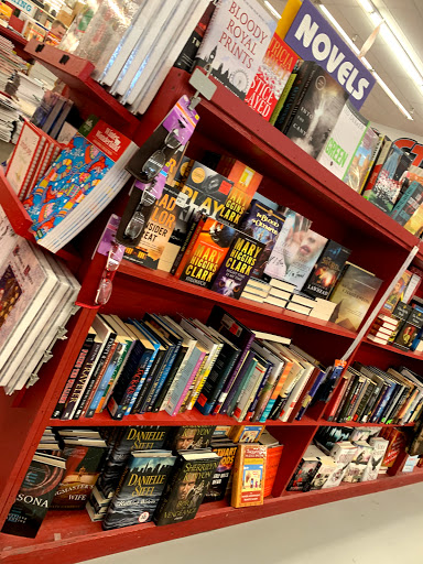 Shopping Mall «Cary Village Square Shopping Center», reviews and photos, 657 Cary Towne Blvd, Cary, NC 27511, USA