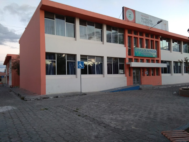 Escuela de Nutrición y Dietética - Riobamba