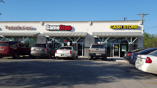 GameStop, 1375 S Main St #221, Boerne, TX 78006, USA, 
