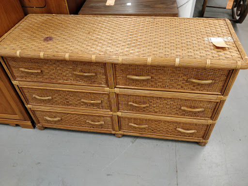 Thrift Store «The Salvation Army Family Store & Donation Center», reviews and photos