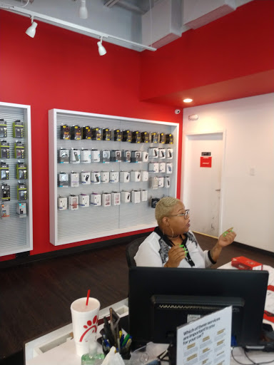 Cell Phone Store «Roswell Verizon Wireless», reviews and photos, 660 W Crossville Rd #100, Roswell, GA 30075, USA