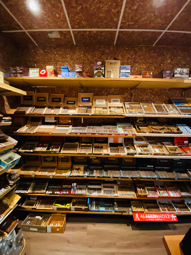 Tobacco Shop «Tobacco Palace & Vape Shop Gainesville», reviews and photos, 235 Pearl Nix Pkwy #2, Gainesville, GA 30501, USA