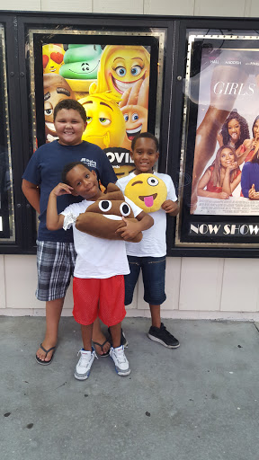 Movie Theater «Town & Country Four Theatre», reviews and photos, 3525 Fayetteville Rd, Lumberton, NC 28358, USA