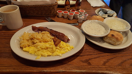 Cracker Barrel Old Country Store image 9