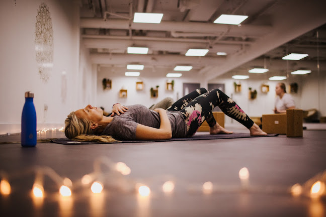 Lauren Aimée - Yoga, Movement, Macramé | Bedford Yoga Studio - Yoga studio