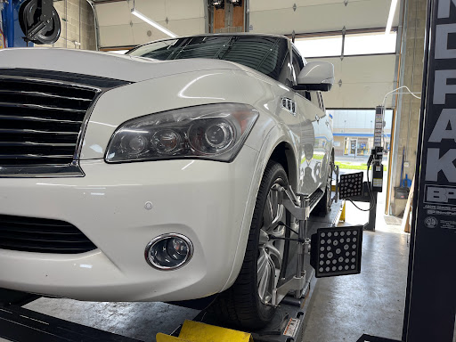 Auto Repair Shop «Altimate Auto Repair Inc.», reviews and photos, 1600 N Rand Rd, Arlington Heights, IL 60004, USA