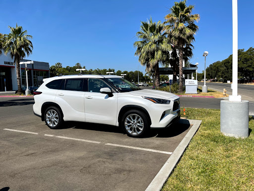 Toyota Dealer «Hanlees Davis Toyota», reviews and photos, 4202 Chiles Rd, Davis, CA 95616, USA