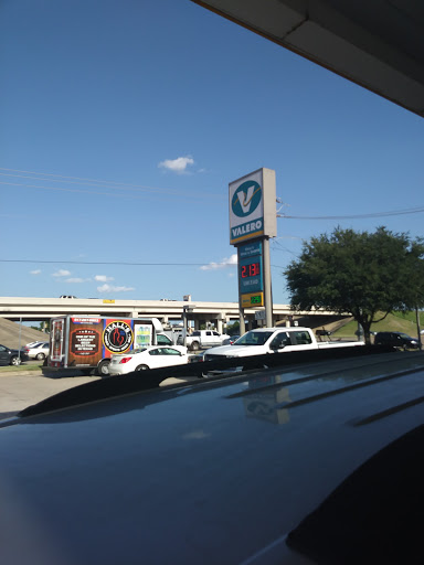 Liquor Store «Halls Wine & Spirits», reviews and photos, 4200 W Glade Rd, Colleyville, TX 76034, USA