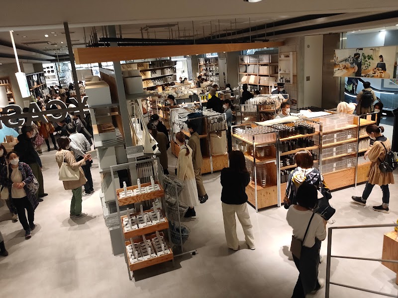 Standard Products 新宿アルタ店