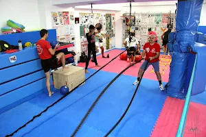 Escuela Élite Kickboxing image