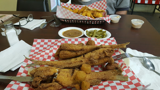 Truck Stop «Wild Fire Casino And Fuel Stop», reviews and photos, 1680 N Lobdell Hwy, Port Allen, LA 70767, USA