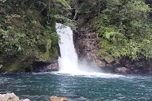 Mananap Falls image
