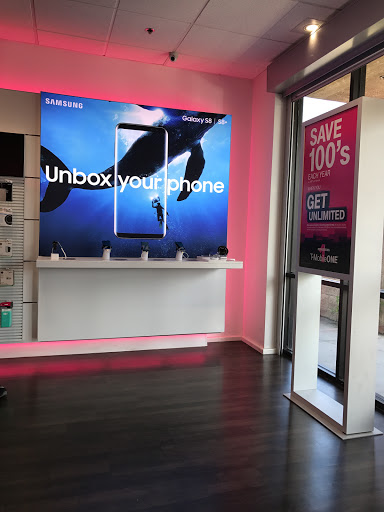 Cell Phone Store «T-Mobile», reviews and photos, 520 Carolyn Weston Blvd, Stockton, CA 95206, USA