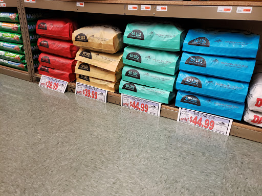 Pet Supply Store «Mini Pet Mart», reviews and photos, 876 NW 6th St, Grants Pass, OR 97526, USA