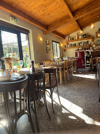Atmosphère du Restaurant Le Relais du Castelet à Fontvieille - n°11