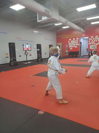 Shopping Mall «Hilltop Village Shopping Center», reviews and photos, 77 Hilltop Village Center Dr, Eureka, MO 63025, USA