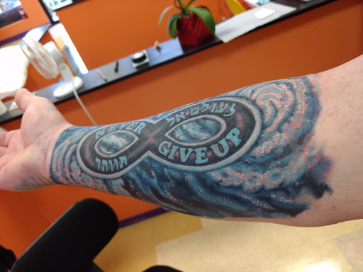 Tattoo Shop «Diamond Tattoo», reviews and photos, 16810 US-441 #506, Summerfield, FL 34491, USA