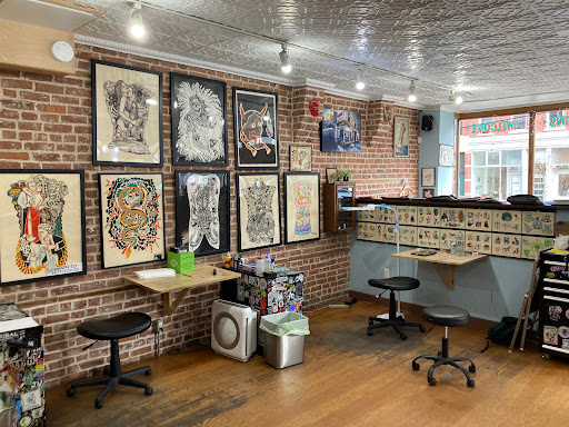 Tattoo Shop «Greenpoint Tattoo Company», reviews and photos, 131 Meserole Ave, Brooklyn, NY 11222, USA