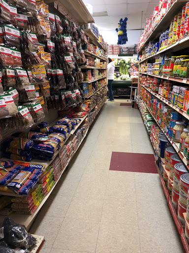 Latin American Restaurant «La Union Supermarket», reviews and photos, 485 Sheridan Rd, Highwood, IL 60040, USA