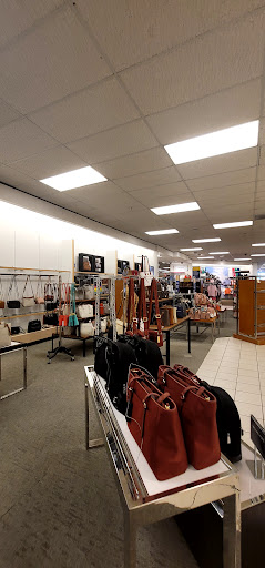 Shopping Mall «VIA|Port Florida Mall», reviews and photos, 10401 US-441, Leesburg, FL 34788, USA