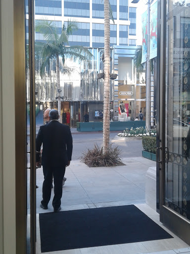 Jewelry Store «Harry Winston», reviews and photos, 310 N Rodeo Dr, Beverly Hills, CA 90210, USA