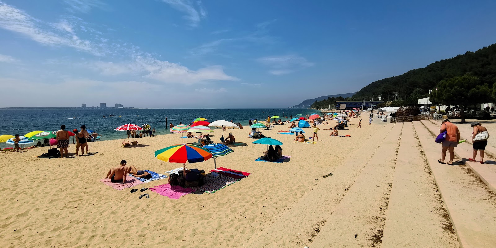 Foto von Praia da Saude mit beiger sand Oberfläche