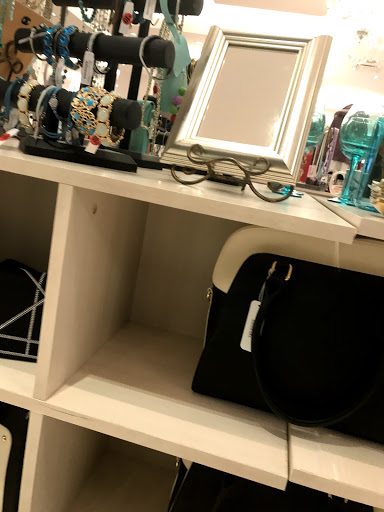 Fashion Accessories Store «Charming Charlie», reviews and photos, 5175 Deerfield Blvd, Mason, OH 45040, USA