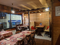 Atmosphère du Restaurant Le Petit Montagnard à La Léchère - n°10
