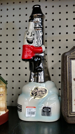 Thrift Store «South Tacoma Goodwill», reviews and photos, 8025 S Hosmer St, Tacoma, WA 98408, USA