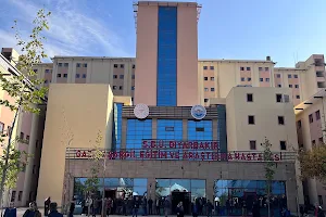 Diyarbakır Gazi Yaşargil Eğitim Ve Araştırma Hastanesi image
