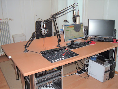 Webradio Suisse Romande, Génération FM, Radio sur le câble et internet