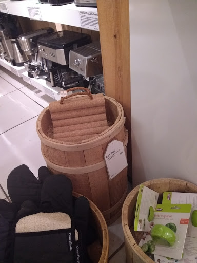 Furniture Store «Crate and Barrel», reviews and photos, 646 N Michigan Ave, Chicago, IL 60611, USA