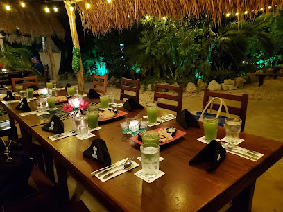 Oscar & Lalo Restaurant, Bar & Grill - Carretera Federal 307 Playa del Carmen, Centro, 77780 Tulum, Q.R., Mexico