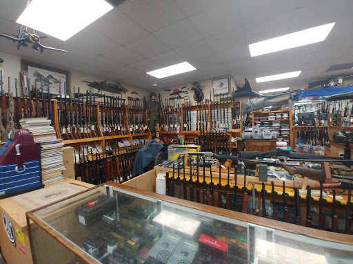 Gun Shop «The Gun Shop Inc. & Gun Range», reviews and photos, 1310 FL-44, Leesburg, FL 34748, USA