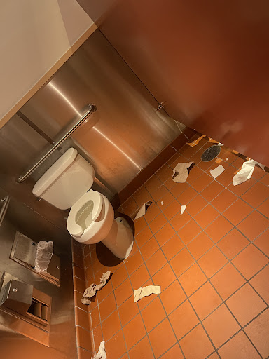 Mexican Restaurant «Chipotle Mexican Grill», reviews and photos, 786 Mainstreet, Hopkins, MN 55343, USA