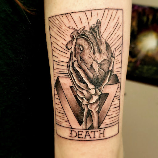 Tattoo Shop «Illuminati Tattoo Parlor», reviews and photos, 10214 SE Mill Plain Blvd Suite B, Vancouver, WA 98664, USA