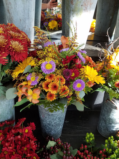 Florist «Fleur De Lis Artistry In Flowers», reviews and photos, 720 S Weymouth Ave, San Pedro, CA 90732, USA