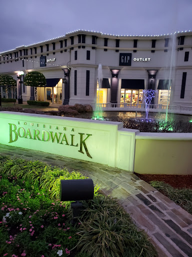 Movie Theater «Regal Cinemas Louisiana Boardwalk 14 & IMAX», reviews and photos, 2 River Colony Dr, Bossier City, LA 71111, USA