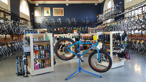 Bicycle Store «Motorless Motion Bicycles», reviews and photos, 640 W Washington Ave, Madison, WI 53703, USA