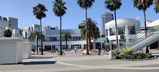 Clothing Store «Gap Outlet», reviews and photos, 55 Bay St, Long Beach, CA 90802, USA