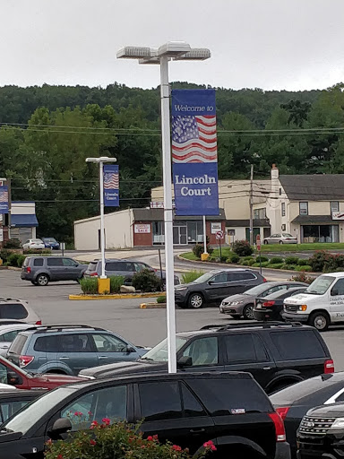 Shopping Mall «Lincoln Court Shopping Center», reviews and photos, 215 Lancaster Ave, Frazer, PA 19355, USA
